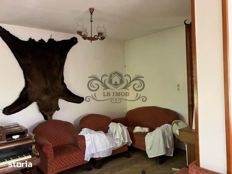 Casă cu 5 camere cu Teren 550 Mp în Centrul Istoric