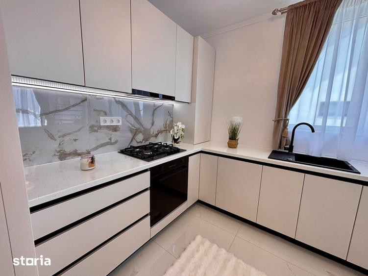 Apartament cu 5 camere în Cristian