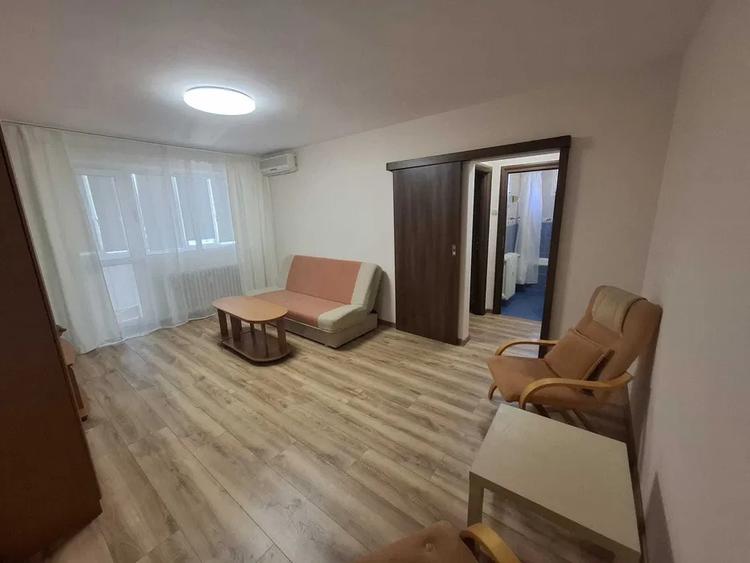 Apartament cu 2 camere semidecomandat, mobilat în Titan