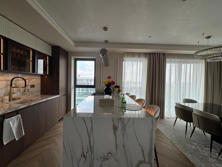 Apartament cu 4 camere decomandat în Aviației