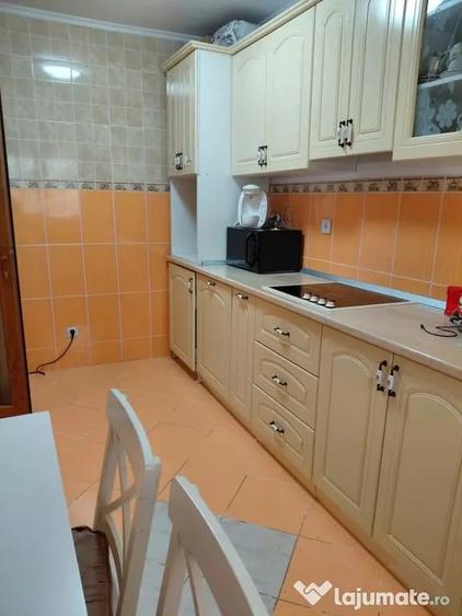 Casă cu 5 camere cu Teren 500 Mp în Tulucești