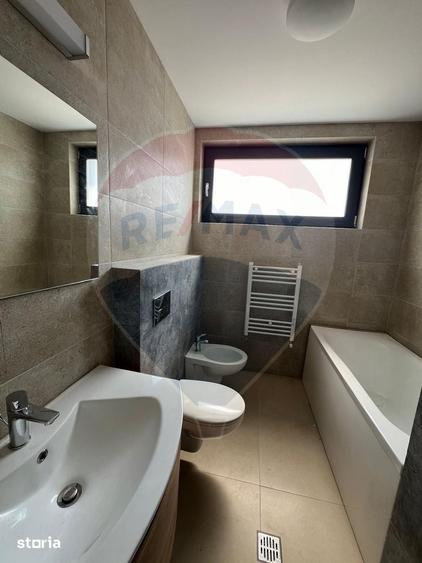 Casă cu 5 camere cu Teren 450 Mp în Nord