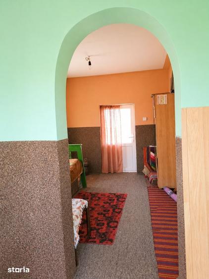 Casă cu 2 camere cu Teren 1100 Mp în Podu Roș