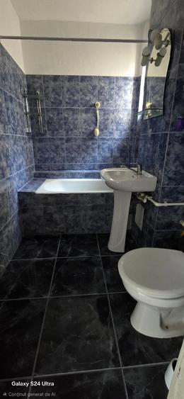 Apartament cu 4 camere semidecomandat în Central