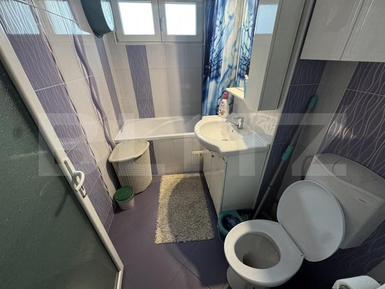 Apartament cu 2 camere semidecomandat, mobilat în Podul de Piatră