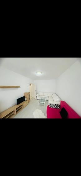 Apartament cu 2 camere decomandat, mobilat în Apărătorii Patriei
