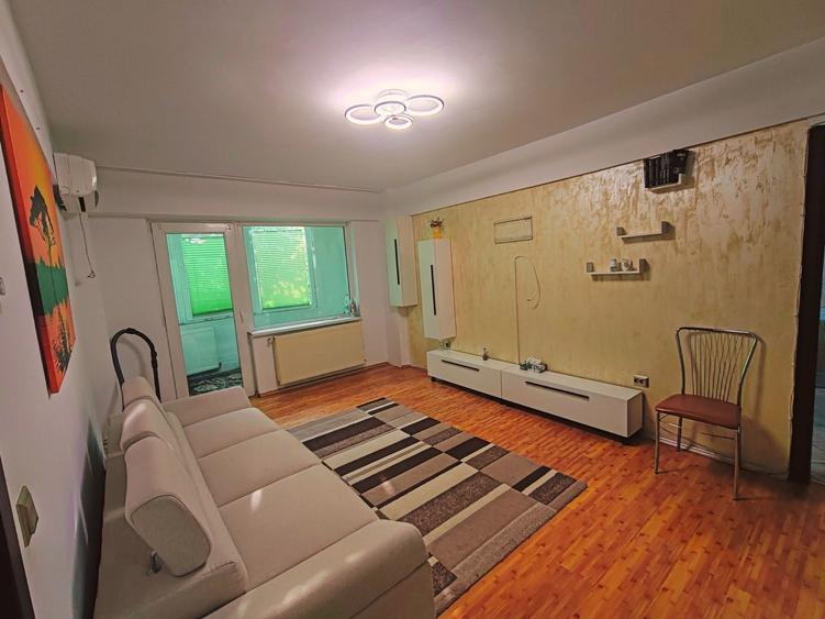 Apartament cu 2 camere decomandat în Zahana