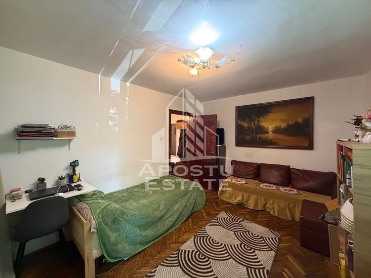 Apartament cu 2 camere decomandat în Soarelui