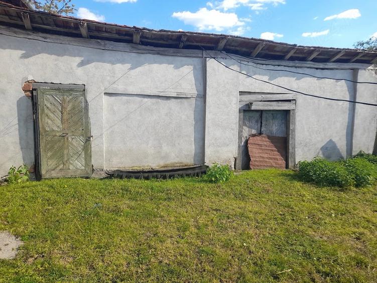 Casă cu 4 camere cu Teren 1600 Mp în Zăgujeni