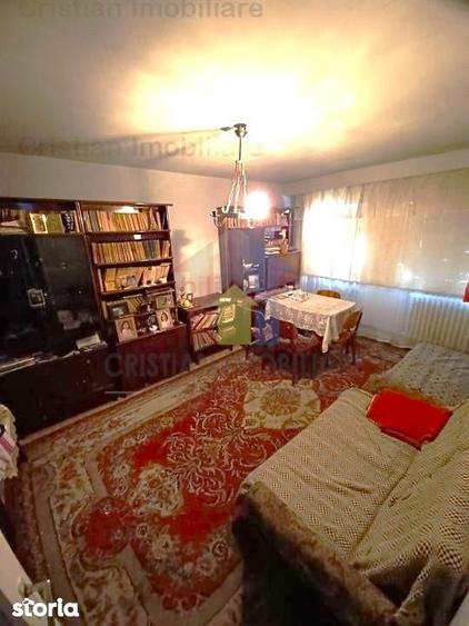 Apartament cu 4 camere decomandat în Central