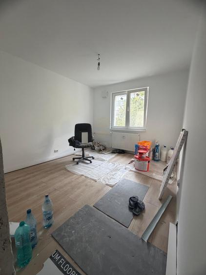 Apartament cu 3 camere decomandat în Berceni
