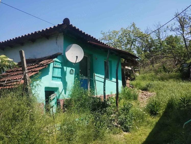 Teren de 1820 mp, în Rasova