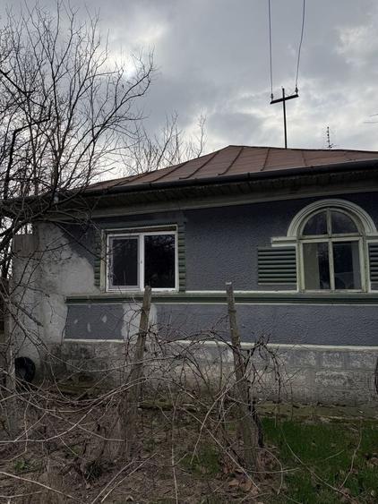 Casă cu 4 camere în Istrița de Jos