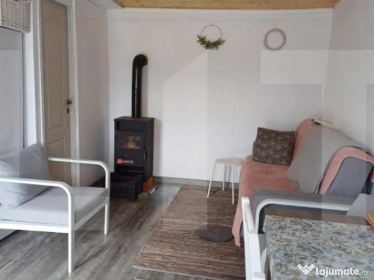 Casă cu 2 camere cu Teren 1800 Mp în Vârfurile