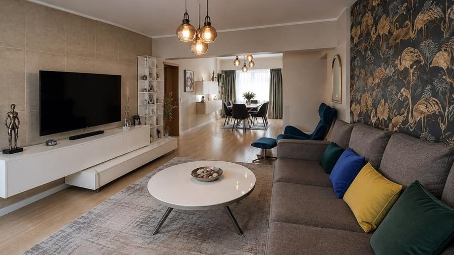 Apartament cu 4 camere decomandat, mobilat în Calea Victoriei