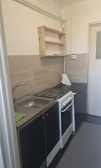 Apartament cu 2 camere decomandat în Hala Centrală