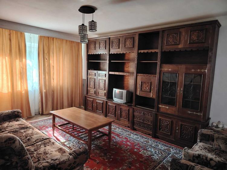 Inchiriez apartament 3 camere - 8