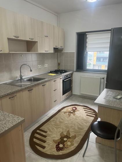 Apartament cu 3 camere decomandat în Doamna Ghica