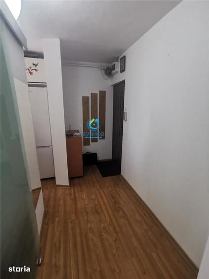 Garsonieră decomandată, mobilată în Astra