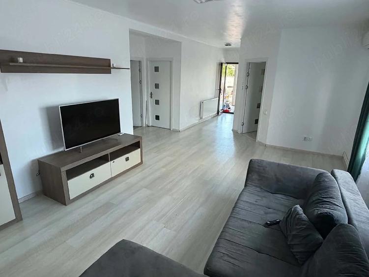 Casă cu Teren 330 Mp în Corbu