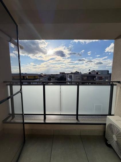 Apartament cu 2 camere semidecomandat, mobilat în Hotvon