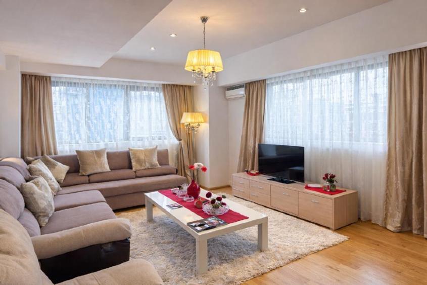 Apartament cu 3 camere decomandat, mobilat în Faleza Nord