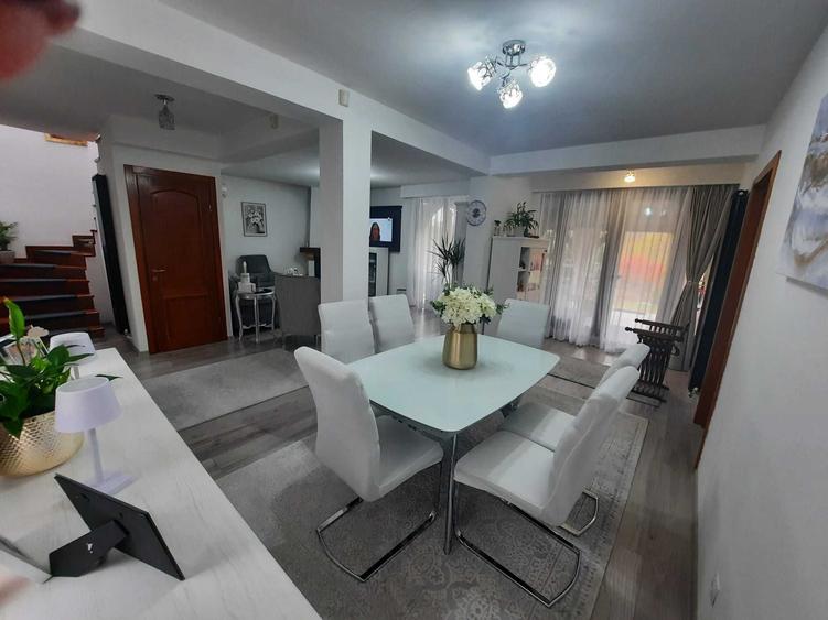Casă cu 3 camere în Livezeni