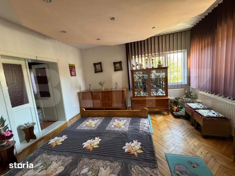 Casă cu 6 camere cu Teren 1200 Mp în Șoimuș