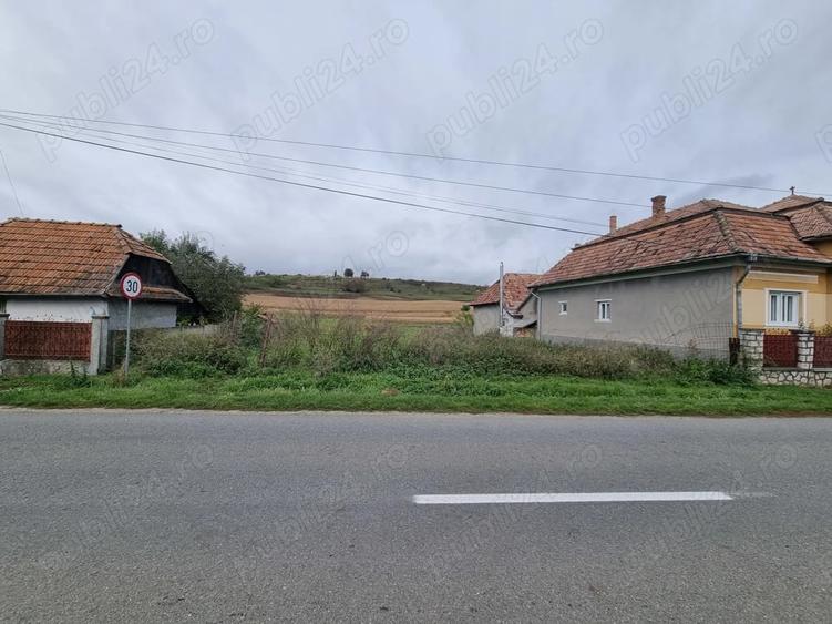 Teren de 2730 mp, în Petrești