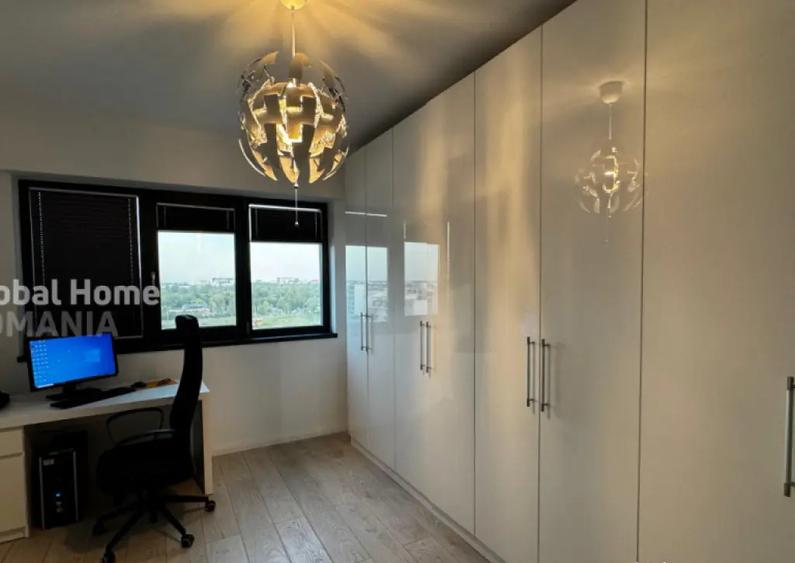 Apartament cu 4 camere decomandat, mobilat în Central
