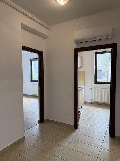 Apartament cu 3 camere decomandat în Crângași