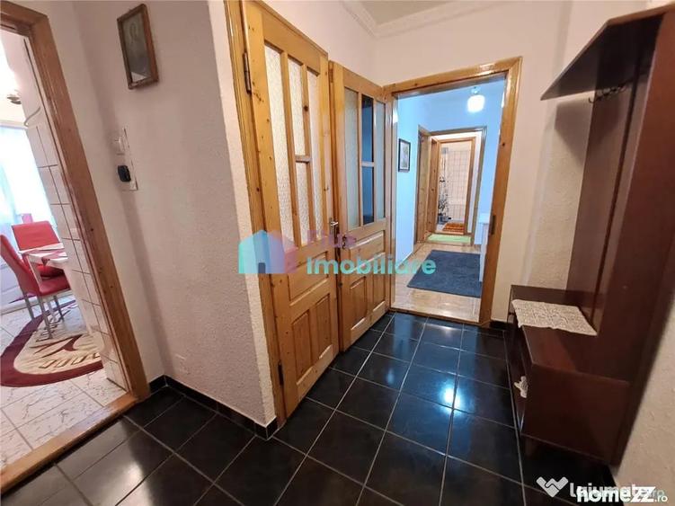 Apartament cu 3 camere decomandat în Obcini