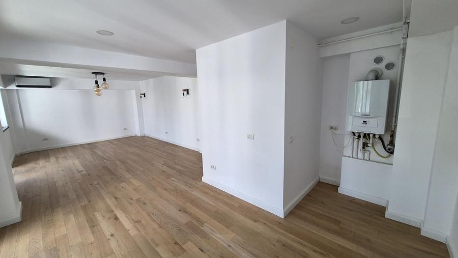 Apartament cu 3 camere decomandat în Dorobanți