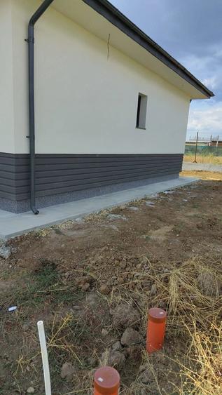 Casă cu 4 camere cu Teren 500 Mp în Săftica