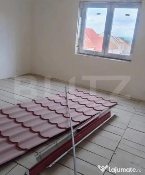 Casă cu 7 camere cu Teren 100 Mp în Central