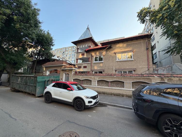 Casă cu 15 camere cu Canalizare în Rahova