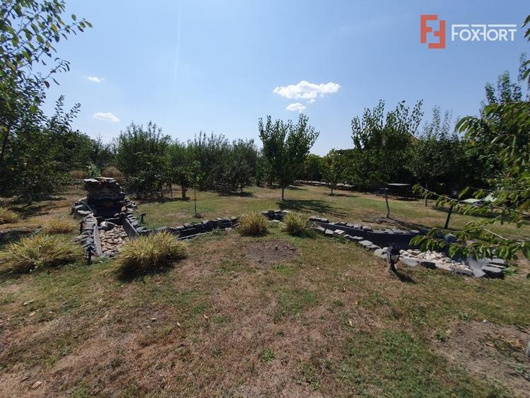 Casă individuală cu 5 camere cu Canalizare în Jebel