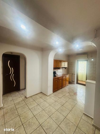 Apartament cu 2 camere decomandat în Calea București