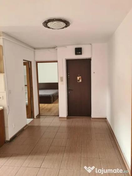 Apartament cu 2 camere decomandat în Precista