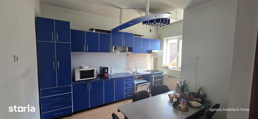 Spațiu comercial, de 327 mp, în Central