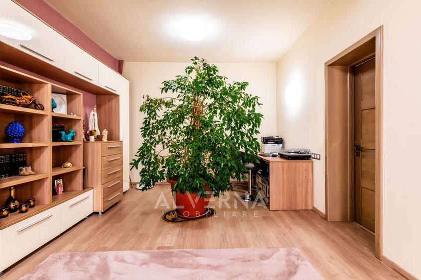Casă individuală cu 6 camere cu Canalizare în Făget