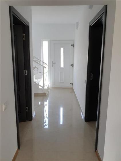 Casă cu 4 camere cu Teren 230 Mp în Micro 3