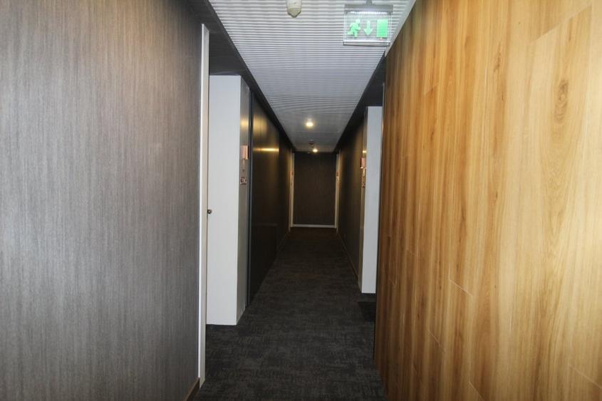 Apartament cu 2 camere semidecomandat, mobilat în Olimp