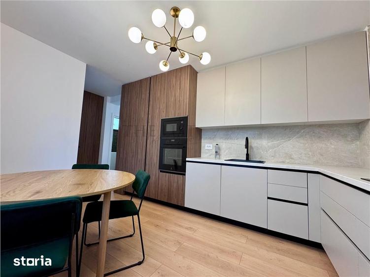 Casă cu 6 camere cu Teren 222 Mp în Central