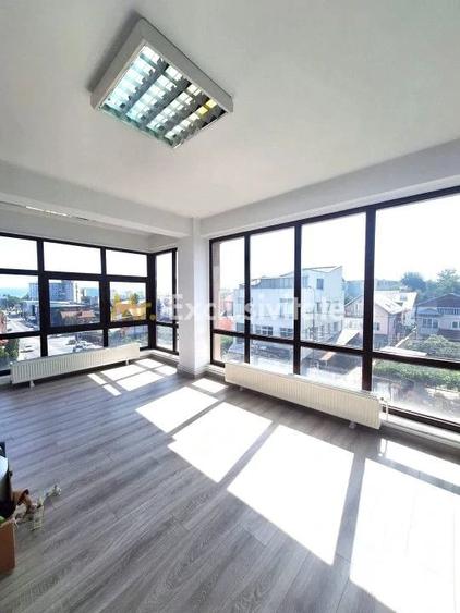 Spațiu comercial, de 255 mp, în Banat