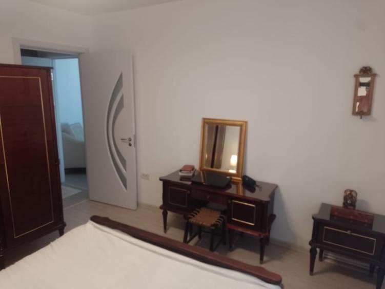 Apartament cu 2 camere semidecomandat, mobilat în Central