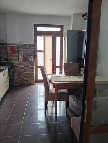Casă cu 4 camere cu Teren 400 Mp în Central
