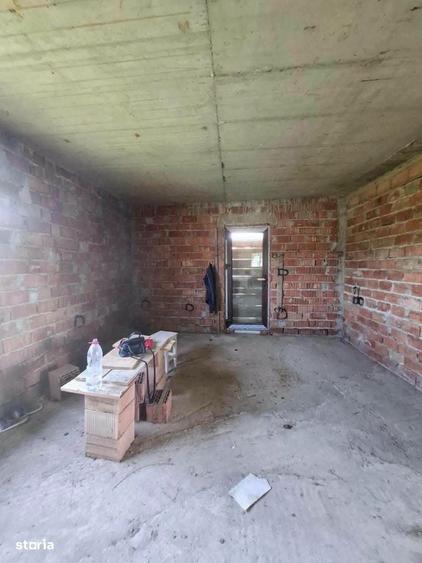 Casă cu 4 camere cu Teren 1600 Mp în Central