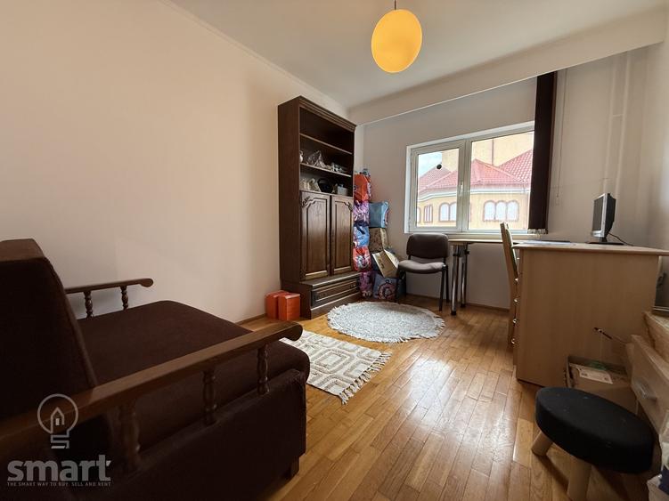 Apartament cu 3 camere decomandat, mobilat în Zorilor
