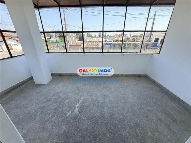 Casă cu 5 camere cu Garaj în Central